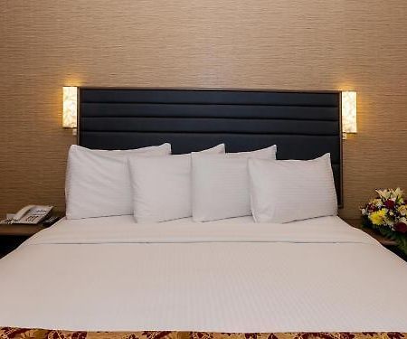 Oasis Deira Hotel Dubai Esterno foto
