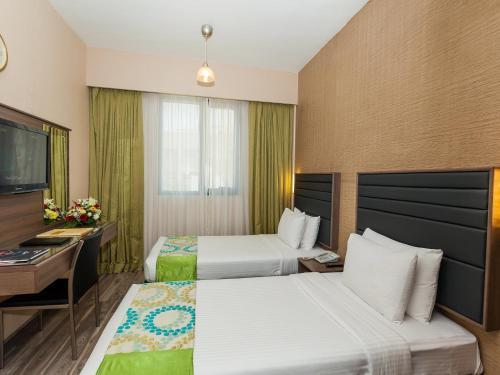 Oasis Deira Hotel Dubai Esterno foto
