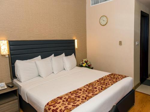 Oasis Deira Hotel Dubai Esterno foto