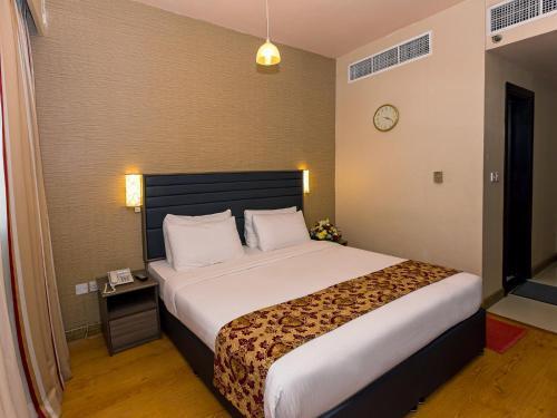 Oasis Deira Hotel Dubai Esterno foto